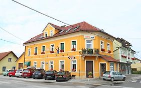 Hostel Sonce